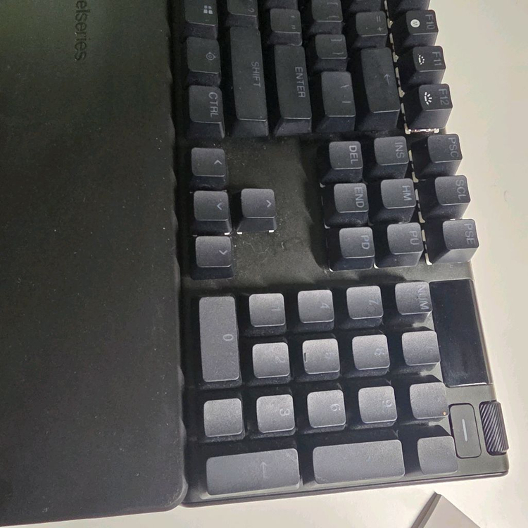 스틸시리즈 apex pro gen3 풀배열 판매합니다--2