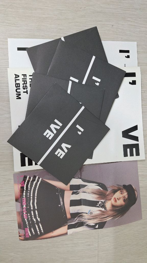 조유리러버블앨범 아이브 아이엠앨범 오마이걸 던던댄스 팝니다 이미지