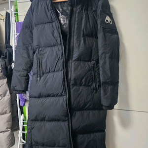 무스너클 롱패딩 xs사이즈