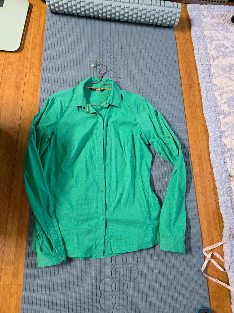 아크테릭스 셔츠 바람막이 이미지