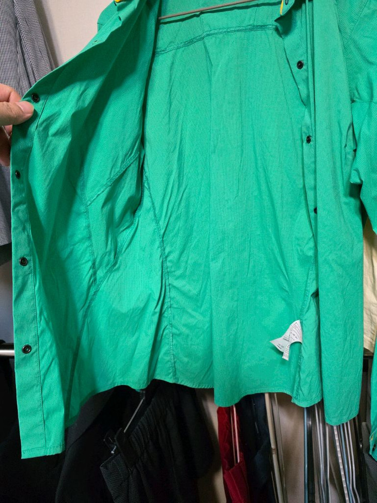 아크테릭스 셔츠 바람막이 이미지