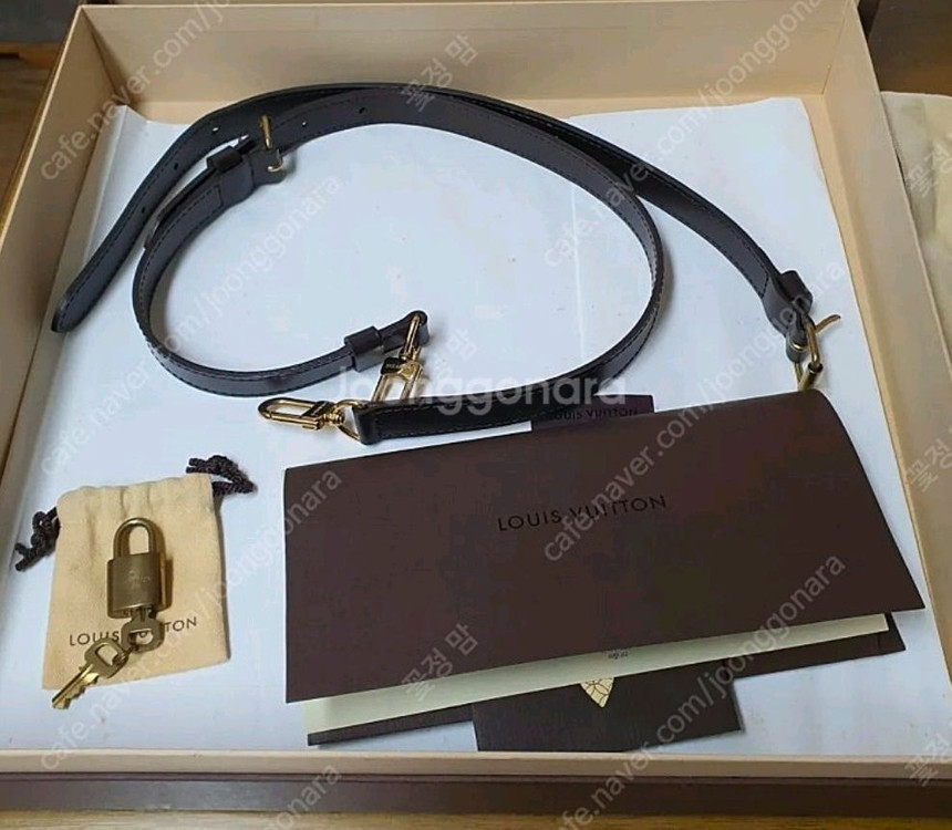 루이비통 반둘리에 이미지