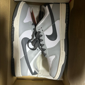 (W) 나이키 덩크 로우 SE 패치워크 235사이즈 팝니다.