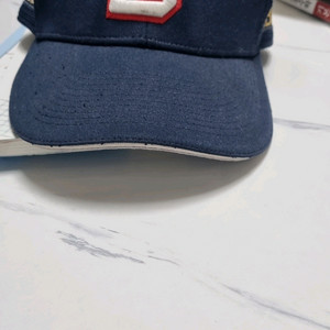 두산베어스 모자 박치국싸인 이미지