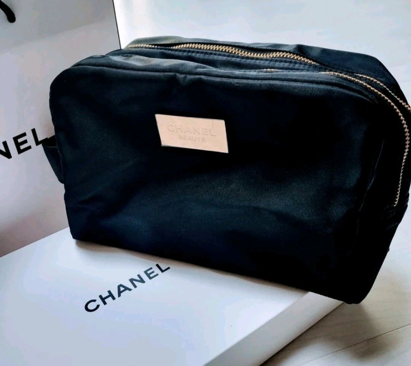 샤넬파우치 (새상품) + 덤(미니거울)ㅡ6--1