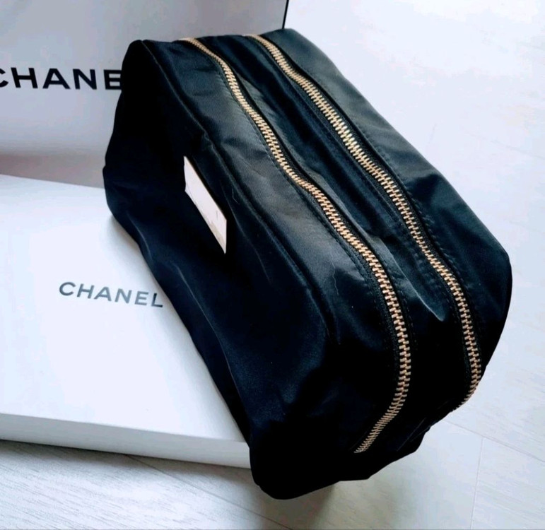 샤넬파우치 (새상품) + 덤(미니거울)ㅡ6--2