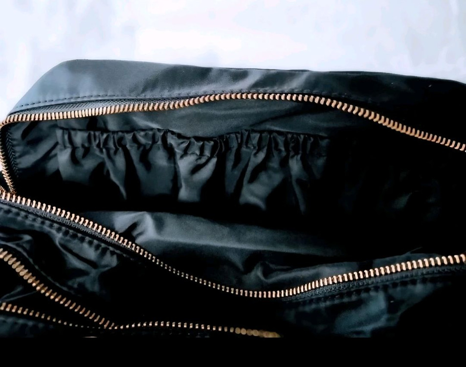 샤넬파우치 (새상품) + 덤(미니거울)ㅡ6--6