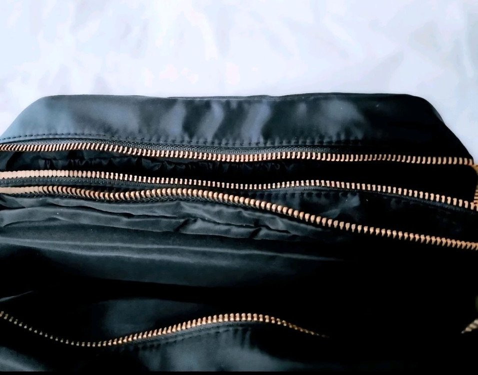 샤넬파우치 (새상품) + 덤(미니거울)ㅡ6--7