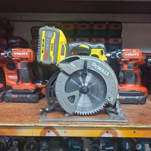 디월트충전원형톱 DCS578 플렉스볼트충전스킬 본체만 최강중고