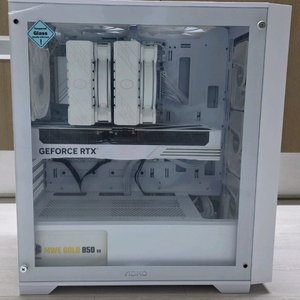 안심거래, 신품급) 9600x 올 화이트 반본체 데스크탑 pc 팝니다.(5070ti 5060ti 등 추가 가능)