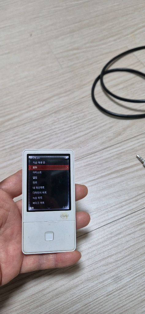 아이리버 MP3 플레이어 E100-4기가 이미지