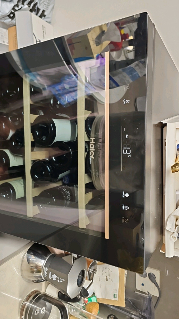 하이얼 와인셀러 84병--1