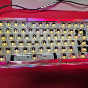 아크릴 커스텀 키보드 팝니다