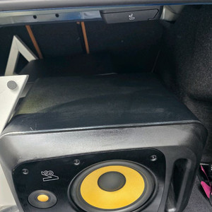 krk v8 s4 스피커 팝니다