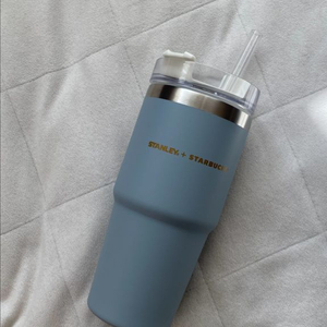 스타벅스 블루 스탠리 퀜처 텀블러 이미지