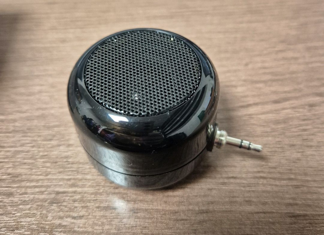 휴대용 무선 앰프스피커--1