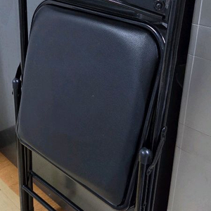 공릉동)인테리어 접의식 블랙의자 2개 일괄