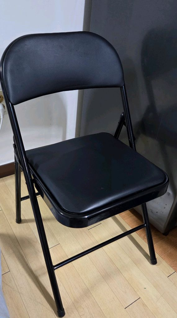 공릉동)인테리어 접의식 블랙의자 2개 일괄--2