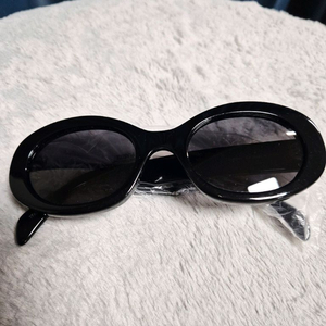 셀린느 트리옹프 선글라스 40194 팝니다