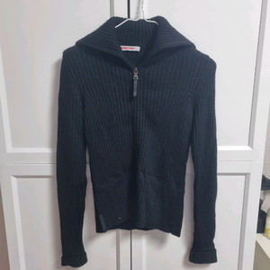 정품 프라다 블랙 집업 니트 40사이즈 스몰 prada 스웨터