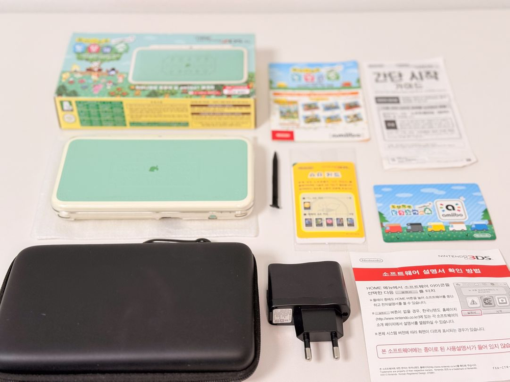 뉴 닌텐도 2DX 튀어나와요 동물의숲(튀동숲) 한정판 판매합니다(상태 아주 좋음)--2