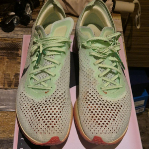 나이키 베이퍼플라이3 민트 275사이즈 카본화