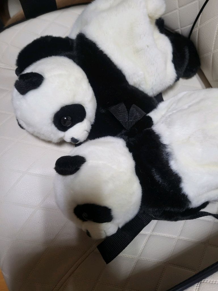 에버랜드(정품) 푸바오 어깨가방 2개 팝니다.--1