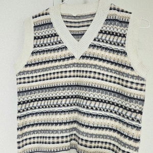 아이보리 패턴 니트 베스트