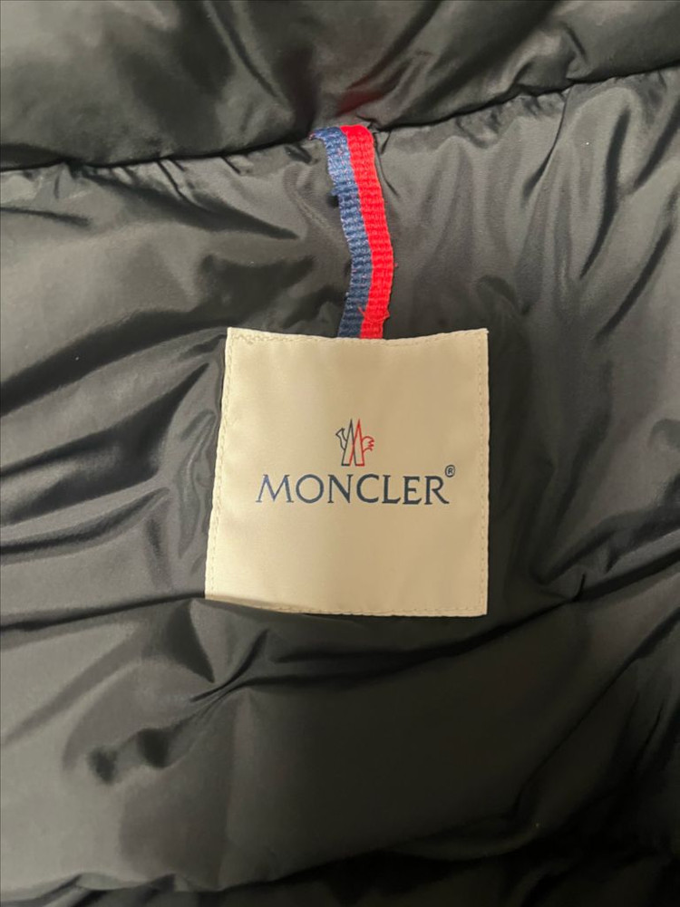 몽클레어 클루니 이미지