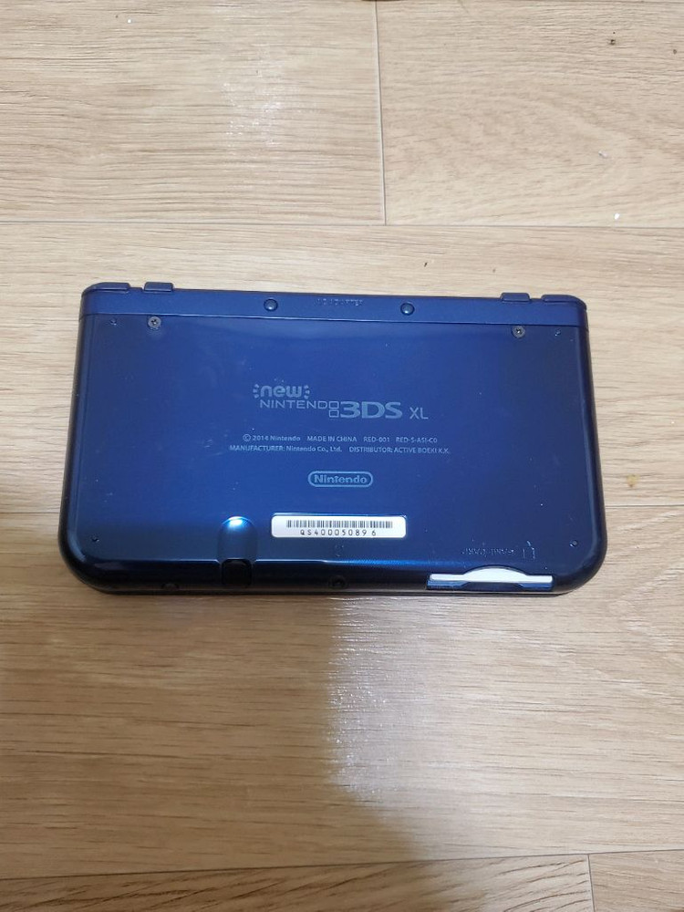 닌텐도 뉴3ds ll 고장부품용으로팝니다--1