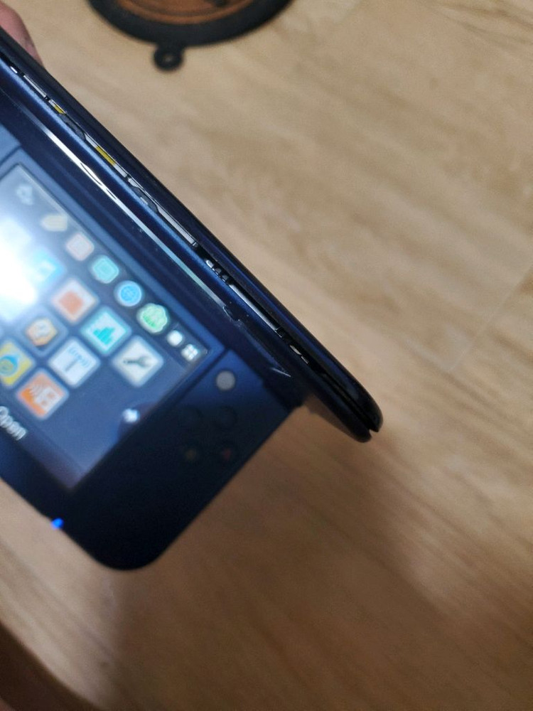 닌텐도 뉴3ds ll 고장부품용으로팝니다--3