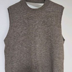 백 포인트 브라운 니트 조끼