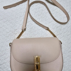 제이에스티나 크로스백