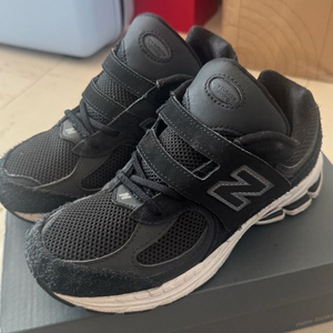 뉴발란스 키즈 운동화 블랙 벨크로 210