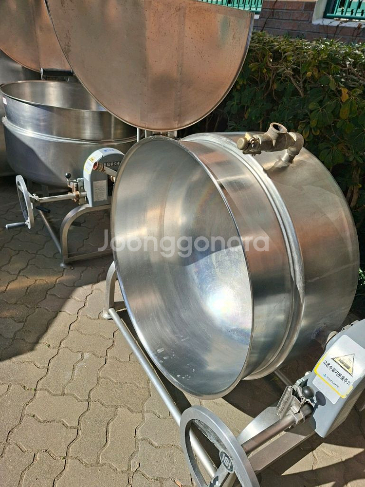 ,[신품급] 스팀회전솥 대형500~600인용소개합니다제조사: 화신주방산업 1.스팀회전솥 스텐레이스 HSSGKI--2