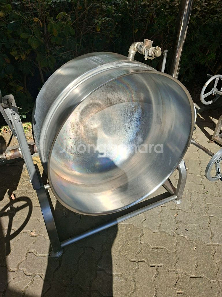 ,[신품급] 스팀회전솥 대형500~600인용소개합니다제조사: 화신주방산업 1.스팀회전솥 스텐레이스 HSSGKI--3