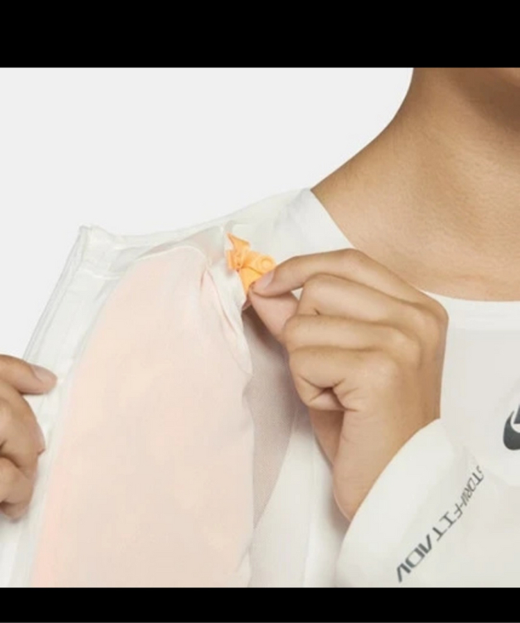 새상품)나이키Japan 여성바람막이 러닝집업 85M--4