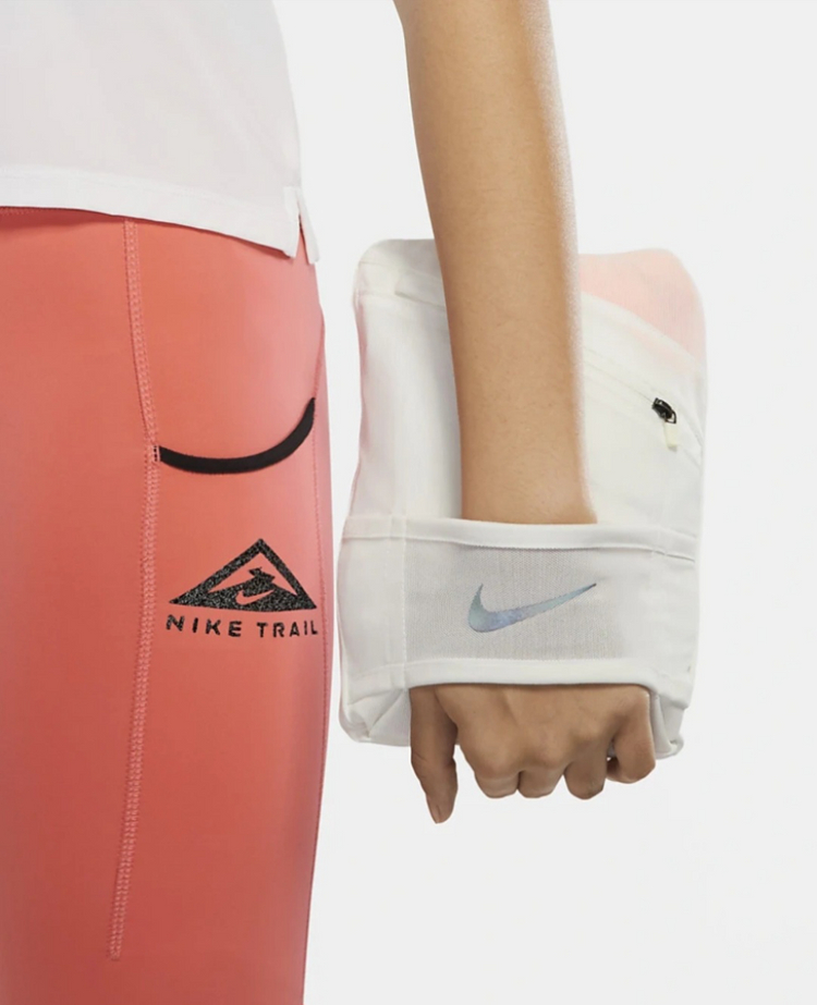 새상품)나이키Japan 여성바람막이 러닝집업 85M--8