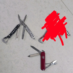 레더맨 스타일 PS (가위파손) 1개와 빅토리녹스 미니툴 1개