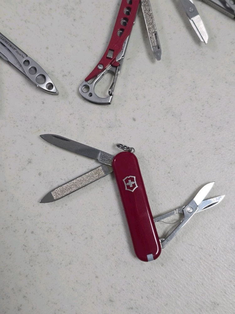 레더맨 스타일 PS (가위파손) 1개와 빅토리녹스 미니툴 1개--3