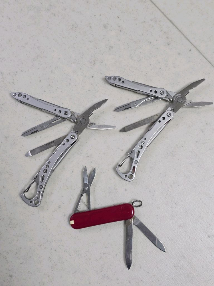 레더맨 스타일 PS (가위파손) 1개와 빅토리녹스 미니툴 1개--4