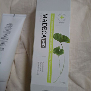 미개봉새상품 정품 동국제약 마데카크림 250g 재생크림 레이저