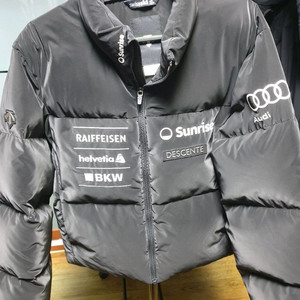 데상트 숏패딩 S