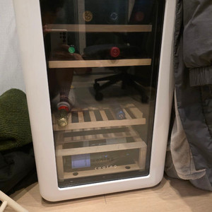 쿠잉 와인셀러 wc-20 화이트 판매합니다