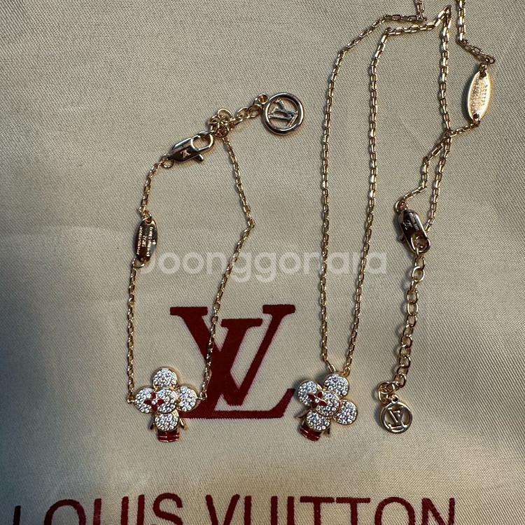 새상품 루이비통 비비엔 목걸이 팔찌 세트 로즈골드--2