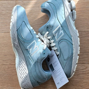 (새제품) 뉴발란스 x 키스 2002R 슬레이트 그레이 285