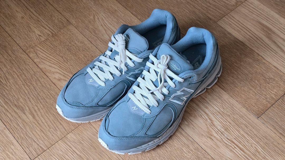 (새제품) 뉴발란스 x 키스 2002R 슬레이트 그레이 285--1