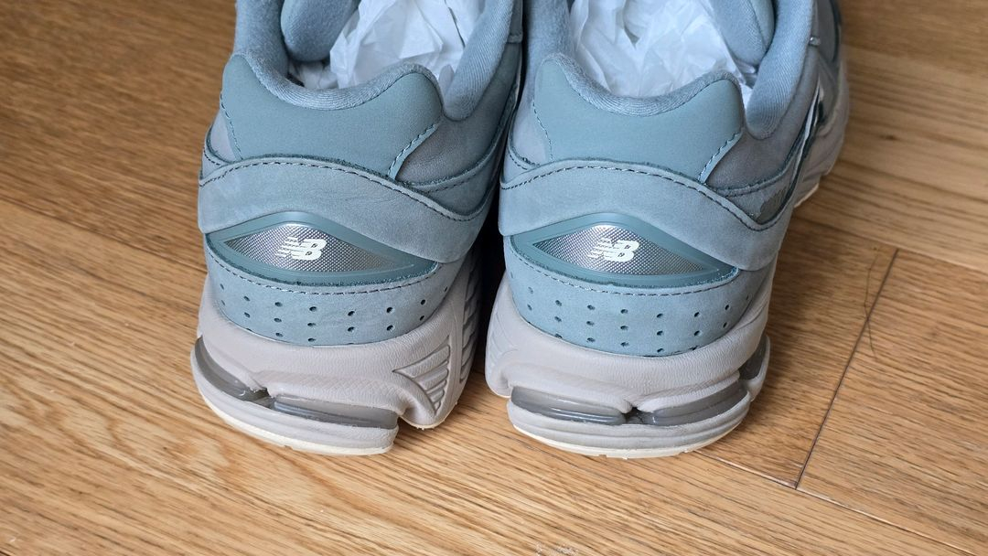 (새제품) 뉴발란스 x 키스 2002R 슬레이트 그레이 285--4