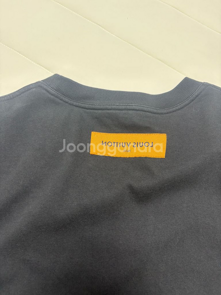 루이비통 스테이플 에디션 새상품급 반팔티셔츠 백화점판--4