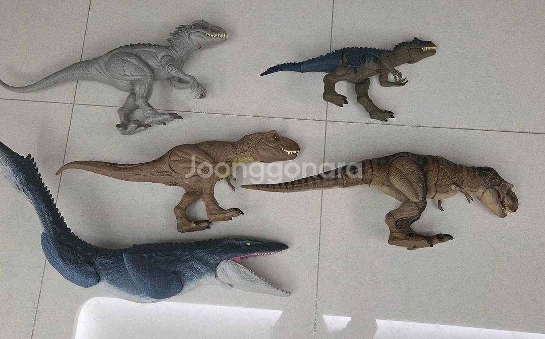 쥬라기월드 대형 피규어 외 일괄--1